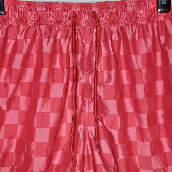 Men Nike FN3098 Club Flow Shorts University Red Drawstring Pockets Check Nylon M - Picture 3 of 9